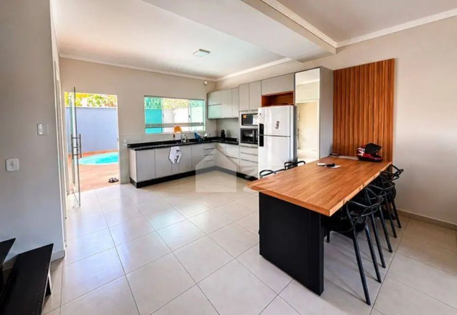 Foto 4 de Casa com 3 quartos à venda, 200m2 em Jardim Jorge Teixeira, Ariquemes - RO