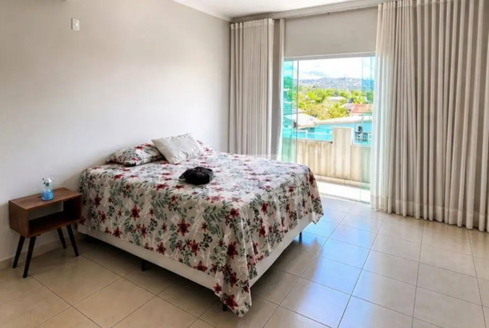 Foto 5 de Casa com 3 quartos à venda, 200m2 em Jardim Jorge Teixeira, Ariquemes - RO