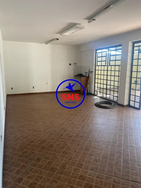 Foto 3 de Armazém / Galpão à venda, 400m2 em Capela, Vinhedo - SP