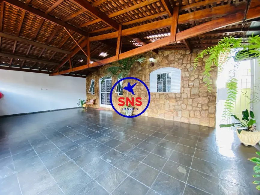 Casa com 3 quartos à venda, 143m2 em Jardim García, Campinas - SP - imagem 2 Foto 2 de Casa com 3 quartos à venda, 143m2 em Jardim García, Campinas - SP