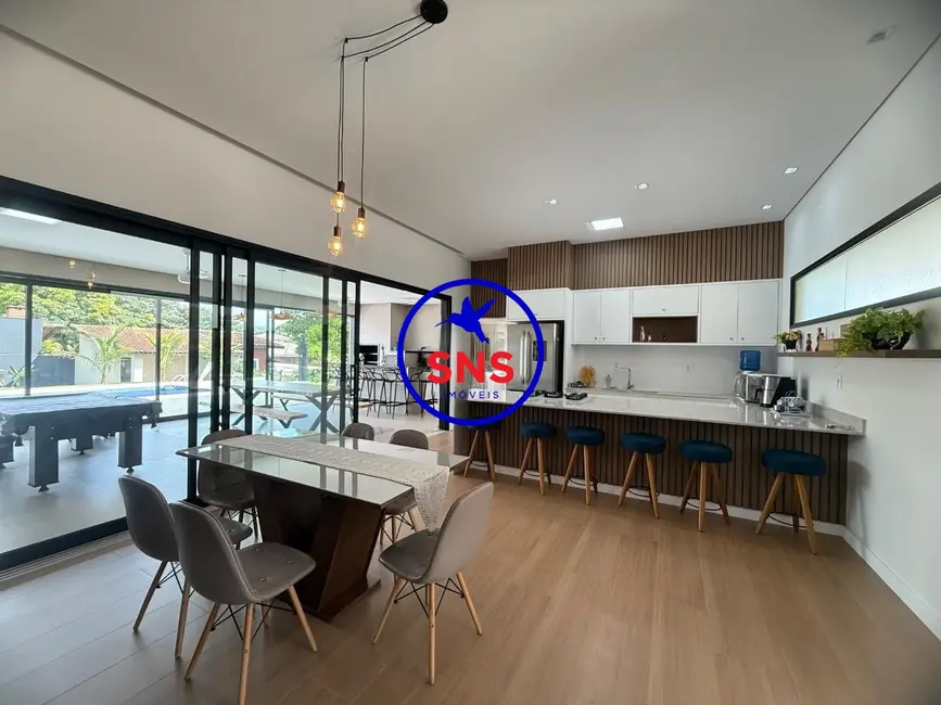 Foto 1 de Casa com 3 quartos à venda, 320m2 em Valinhos - SP