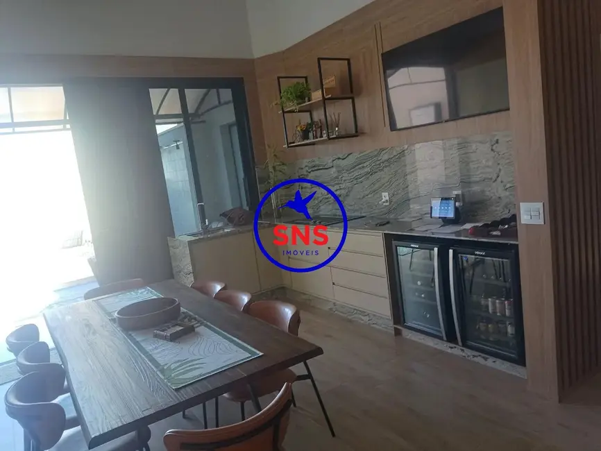 Casa com 4 quartos à venda, 350m2 em Swiss Park, Campinas - SP - imagem 4 Foto 4 de Casa com 4 quartos à venda, 350m2 em Swiss Park, Campinas - SP