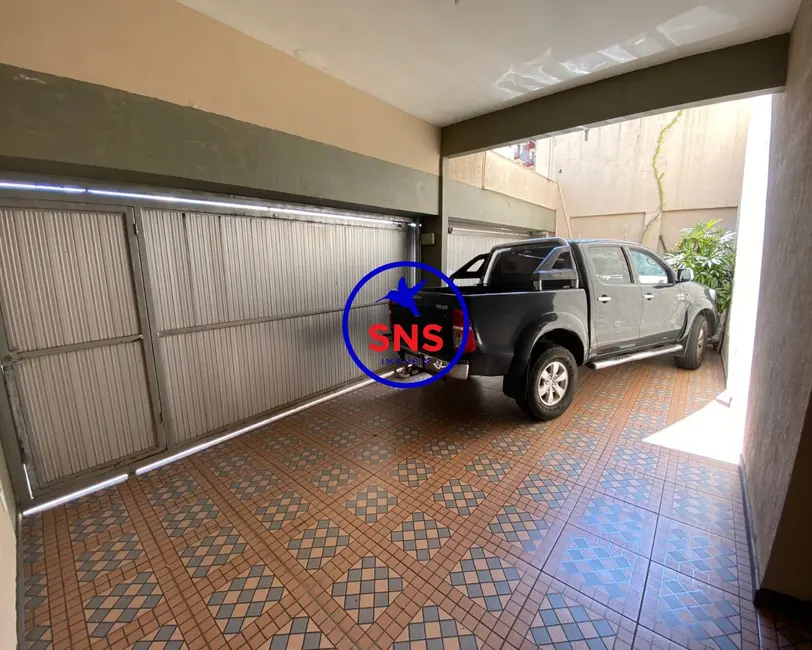 Casa com 3 quartos para alugar, 260m2 em Vila João Jorge, Campinas - SP - imagem 3 Foto 3 de Casa com 3 quartos para alugar, 260m2 em Vila João Jorge, Campinas - SP