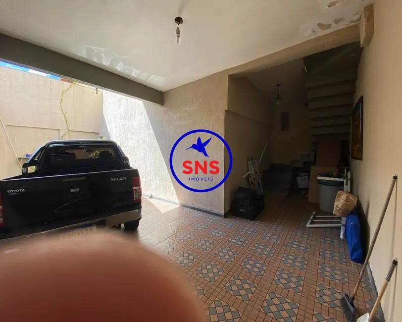 Casa com 3 quartos para alugar, 260m2 em Vila João Jorge, Campinas - SP - imagem 4 Foto 4 de Casa com 3 quartos para alugar, 260m2 em Vila João Jorge, Campinas - SP