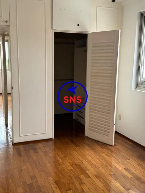 Apartamento com 2 quartos para alugar, 165m2 em Cambuí, Campinas - SP - imagem 5 Foto 5 de Apartamento com 2 quartos para alugar, 165m2 em Cambuí, Campinas - SP
