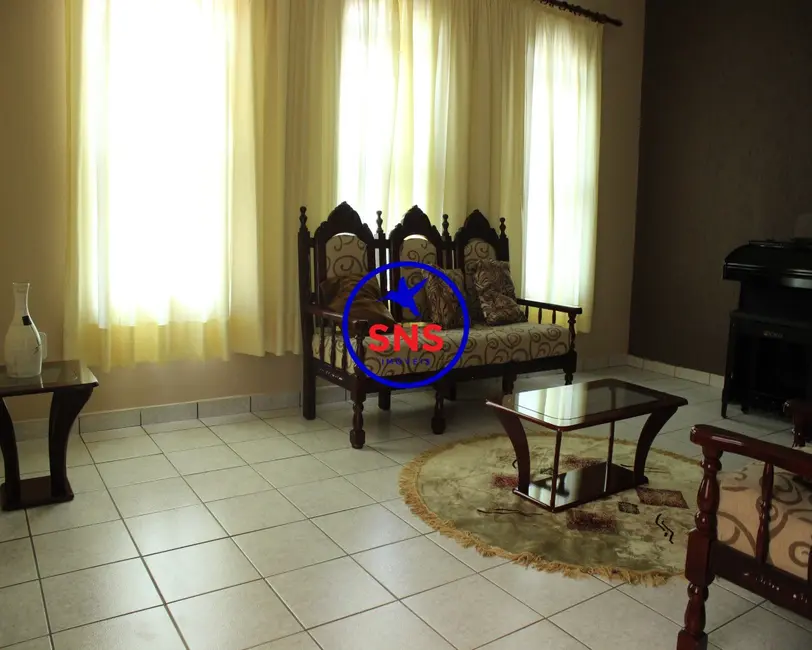 Casa com 3 quartos à venda, 140m2 em Vila Aeroporto, Campinas - SP - imagem 4 Foto 4 de Casa com 3 quartos à venda, 140m2 em Vila Aeroporto, Campinas - SP