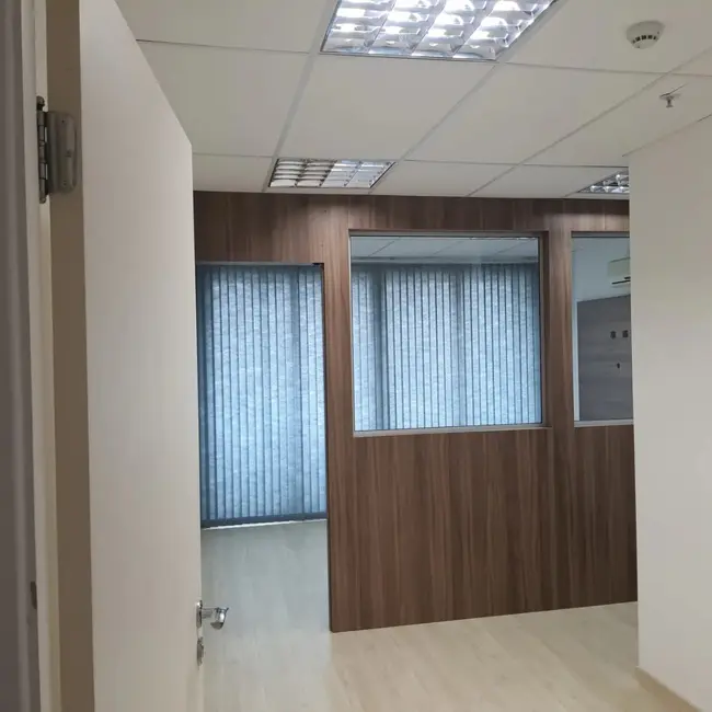 Sala Comercial à venda e para alugar, 33m2 em Mansões Santo Antônio, Campinas - SP - imagem 4 Foto 4 de Sala Comercial à venda e para alugar, 33m2 em Mansões Santo Antônio, Campinas - SP