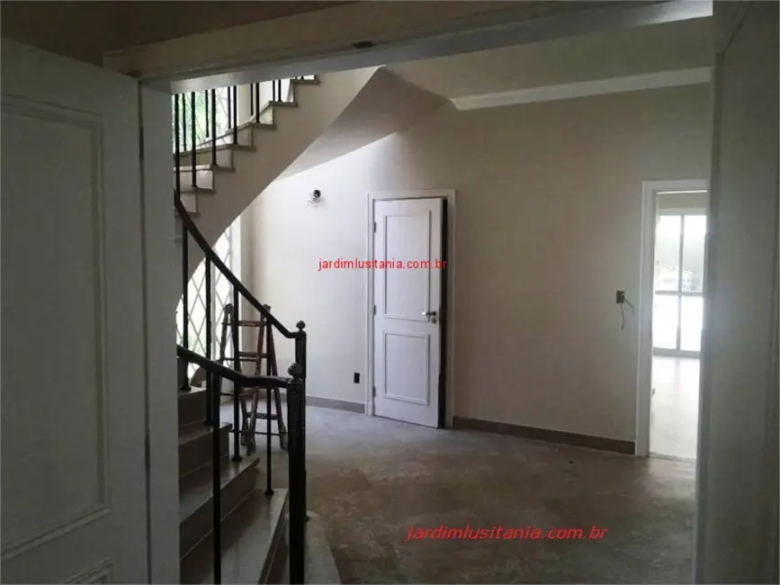 Casa com 5 quartos à venda e para alugar, 720m2 em São Paulo - SP - imagem 8 Foto 8 de Casa com 5 quartos à venda e para alugar, 720m2 em São Paulo - SP