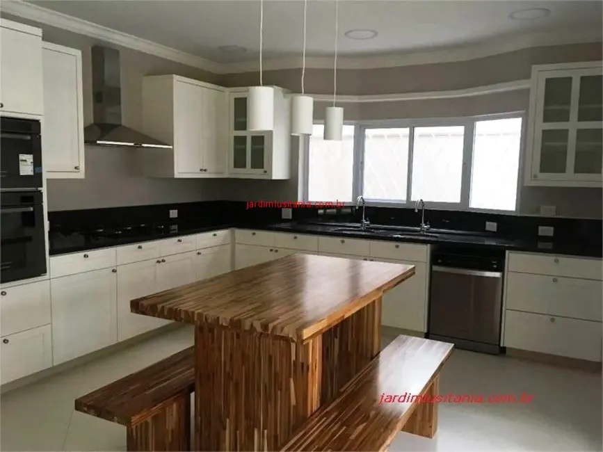 Casa com 5 quartos à venda e para alugar, 720m2 em São Paulo - SP - imagem 3 Foto 3 de Casa com 5 quartos à venda e para alugar, 720m2 em São Paulo - SP