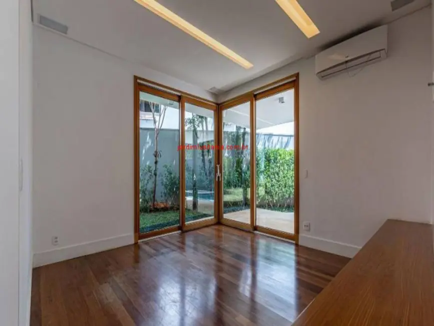Foto 9 de Casa com 4 quartos à venda, 540m2 em Jardim Luzitânia, São Paulo - SP