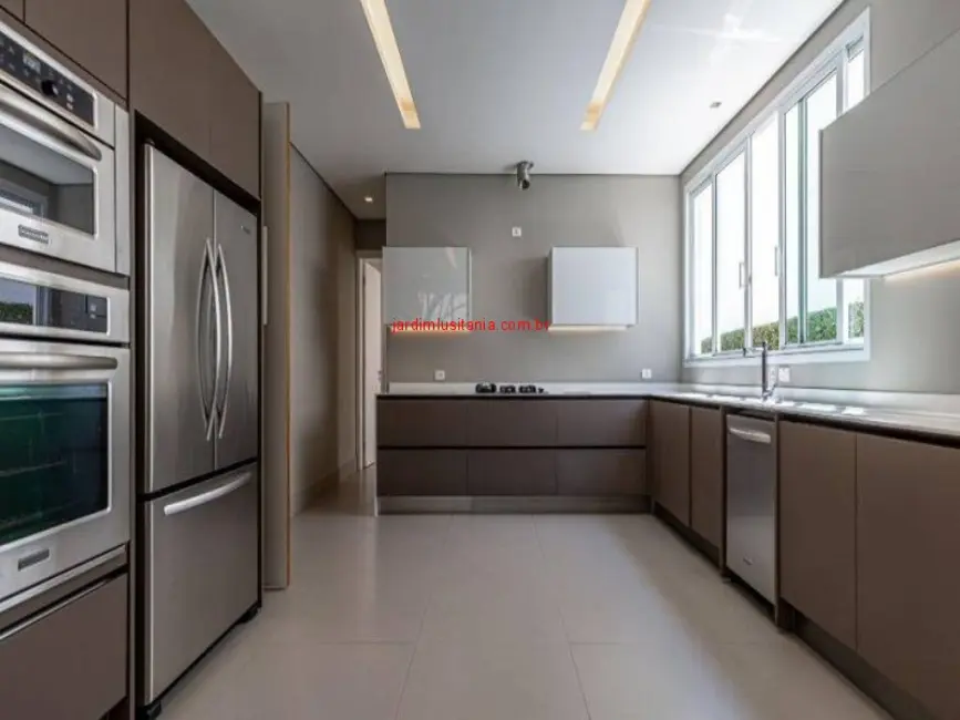 Foto 2 de Casa com 4 quartos à venda, 540m2 em Jardim Luzitânia, São Paulo - SP