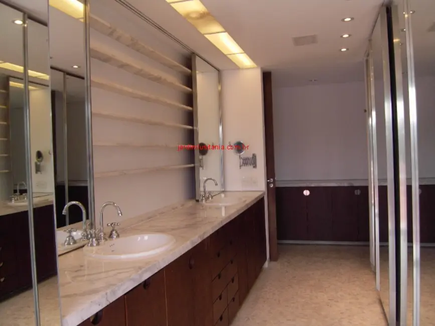 Foto 4 de Casa com 4 quartos à venda, 550m2 em São Paulo - SP