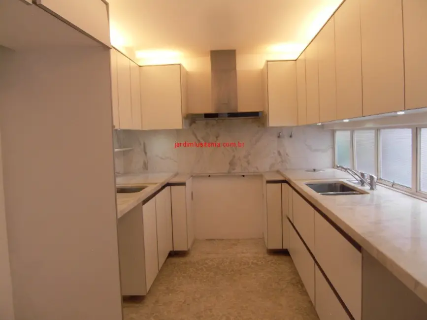 Foto 3 de Casa com 4 quartos à venda, 550m2 em São Paulo - SP