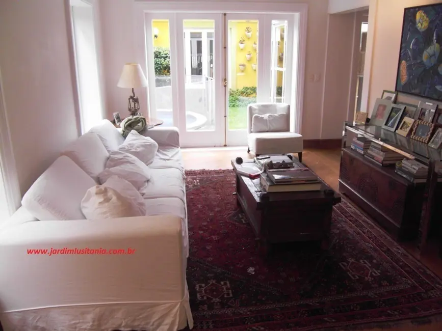 Casa com 3 quartos à venda, 275m2 em Jardim Luzitânia, São Paulo - SP - imagem 2 Foto 2 de Casa com 3 quartos à venda, 275m2 em Jardim Luzitânia, São Paulo - SP