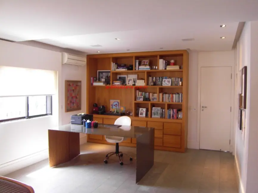 Apartamento com 4 quartos à venda, 190m2 em Moema, São Paulo - SP - imagem 9 Foto 9 de Apartamento com 4 quartos à venda, 190m2 em Moema, São Paulo - SP