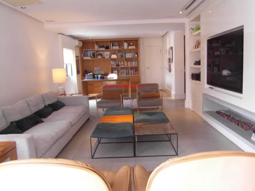 Apartamento com 4 quartos à venda, 190m2 em Moema, São Paulo - SP - imagem 7 Foto 7 de Apartamento com 4 quartos à venda, 190m2 em Moema, São Paulo - SP