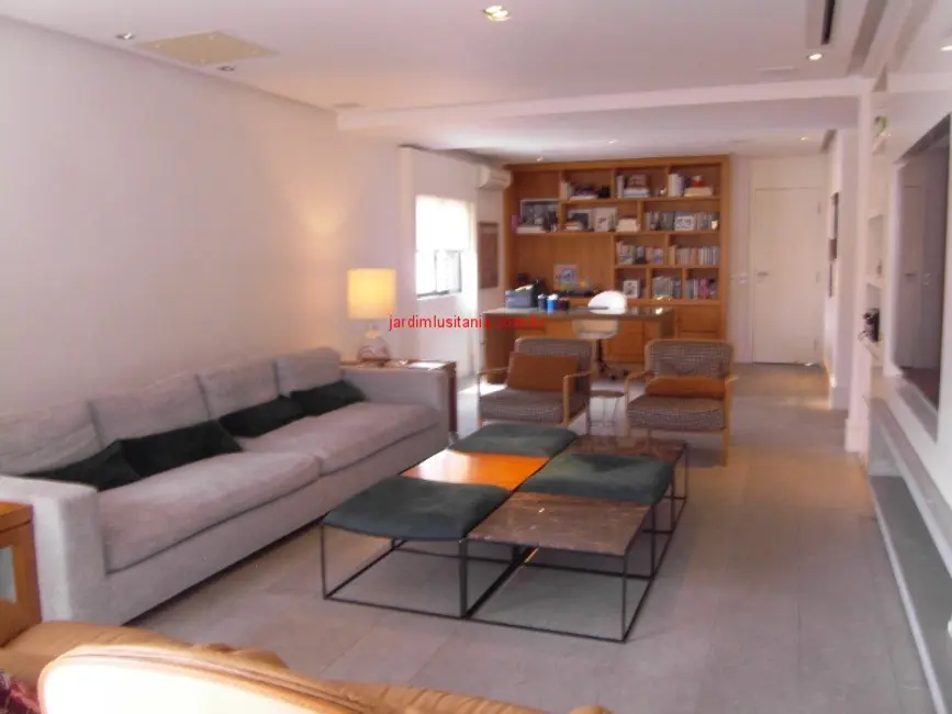 Apartamento com 4 quartos à venda, 190m2 em Moema, São Paulo - SP - imagem 8 Foto 8 de Apartamento com 4 quartos à venda, 190m2 em Moema, São Paulo - SP