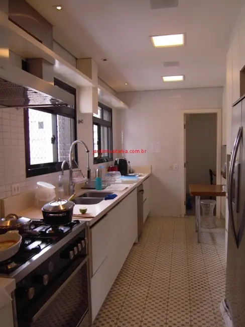 Apartamento com 4 quartos à venda, 190m2 em Moema, São Paulo - SP - imagem 4 Foto 4 de Apartamento com 4 quartos à venda, 190m2 em Moema, São Paulo - SP