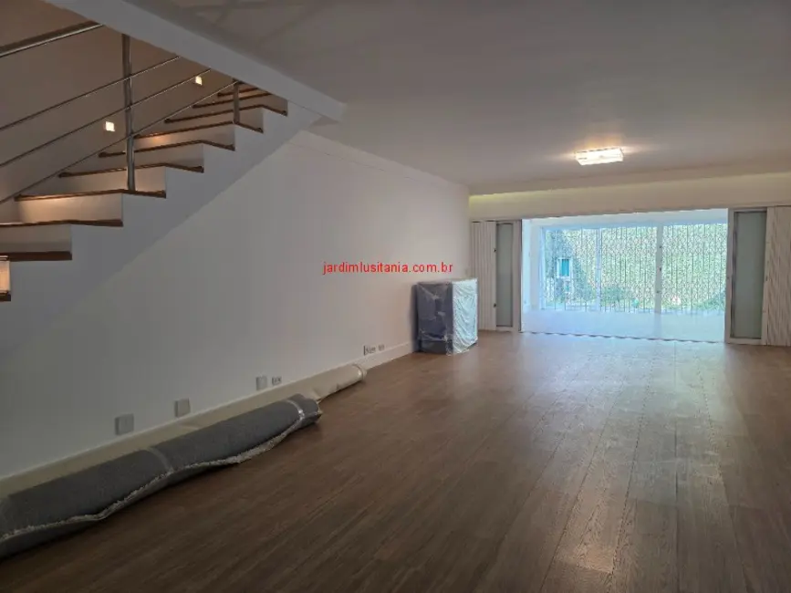 Casa de Condomínio com 4 quartos à venda e para alugar, 320m2 em São Paulo - SP - imagem 6 Foto 6 de Casa de Condomínio com 4 quartos à venda e para alugar, 320m2 em São Paulo - SP