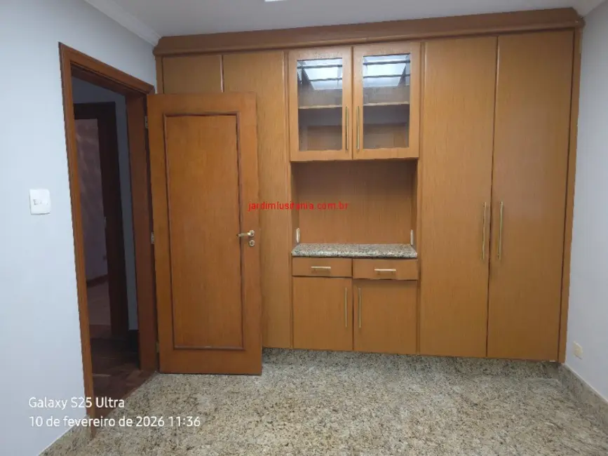 Foto 2 de Casa com 4 quartos à venda e para alugar, 274m2 em Ibirapuera, São Paulo - SP