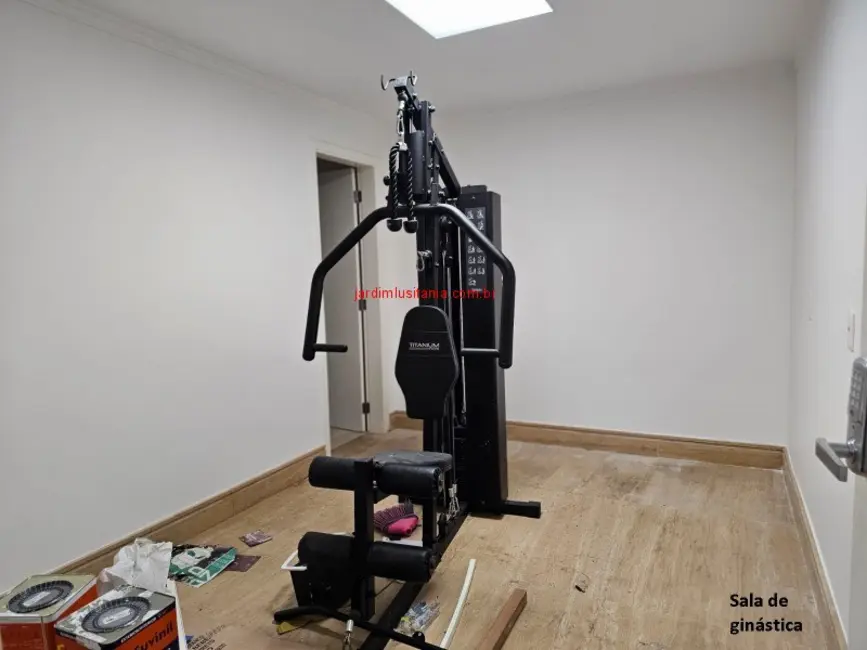 Casa com 5 quartos à venda, 700m2 em Jardim Luzitânia, São Paulo - SP - imagem 3 Foto 3 de Casa com 5 quartos à venda, 700m2 em Jardim Luzitânia, São Paulo - SP