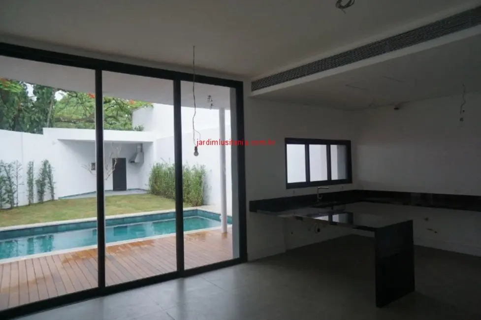 Foto 2 de Casa com 4 quartos à venda, 375m2 em São Paulo - SP