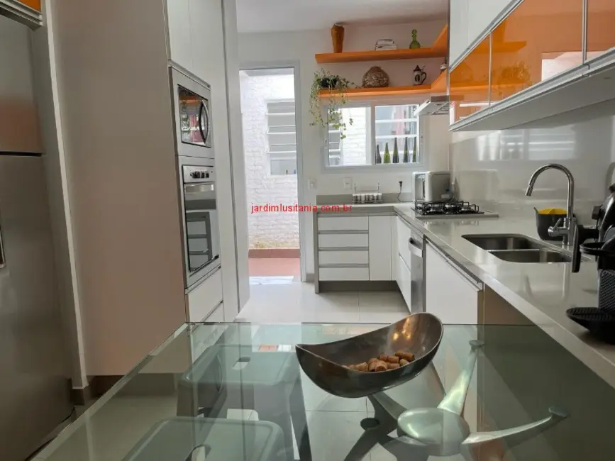 Casa de Condomínio com 5 quartos à venda e para alugar, 240m2 em São Paulo - SP - imagem 4 Foto 4 de Casa de Condomínio com 5 quartos à venda e para alugar, 240m2 em São Paulo - SP