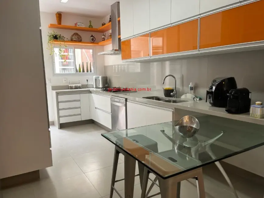 Casa de Condomínio com 5 quartos à venda e para alugar, 240m2 em São Paulo - SP - imagem 5 Foto 5 de Casa de Condomínio com 5 quartos à venda e para alugar, 240m2 em São Paulo - SP