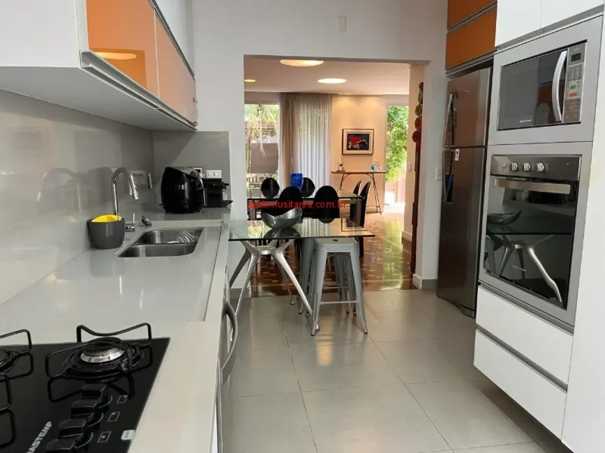 Casa de Condomínio com 5 quartos à venda e para alugar, 240m2 em São Paulo - SP - imagem 3 Foto 3 de Casa de Condomínio com 5 quartos à venda e para alugar, 240m2 em São Paulo - SP