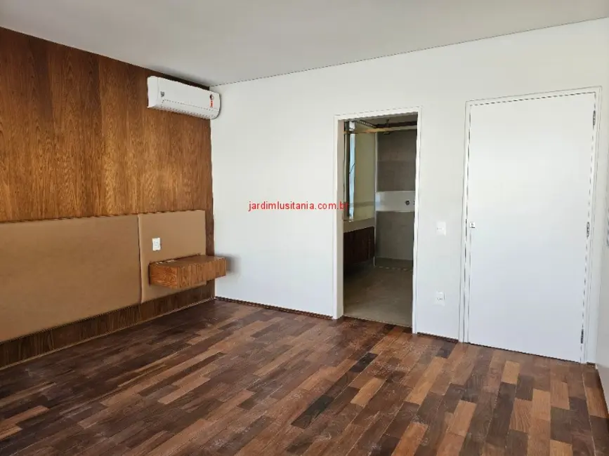Foto 9 de Casa com 4 quartos para alugar, 350m2 em São Paulo - SP