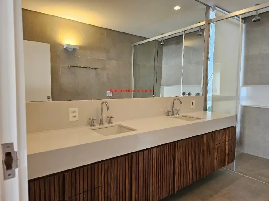 Foto 5 de Casa com 4 quartos para alugar, 350m2 em São Paulo - SP