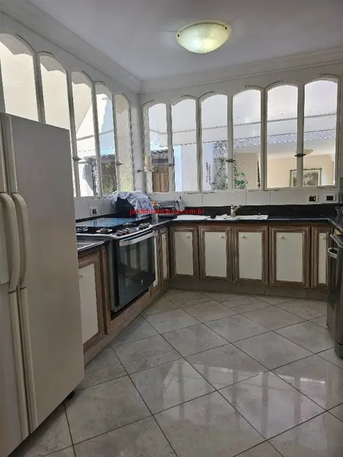 Casa com 4 quartos à venda e para alugar, 450m2 em São Paulo - SP - imagem 9 Foto 9 de Casa com 4 quartos à venda e para alugar, 450m2 em São Paulo - SP