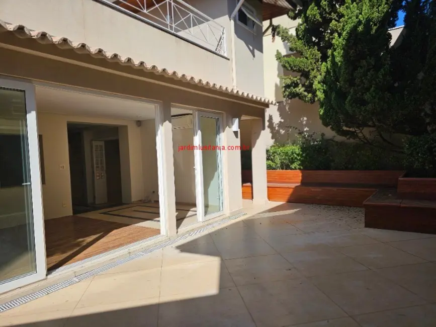 Foto 8 de Casa com 4 quartos para alugar, 265m2 em São Paulo - SP