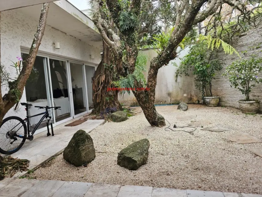 Casa com 5 quartos à venda, 600m2 em Jardim Luzitânia, São Paulo - SP - imagem 1 Foto 1 de Casa com 5 quartos à venda, 600m2 em Jardim Luzitânia, São Paulo - SP