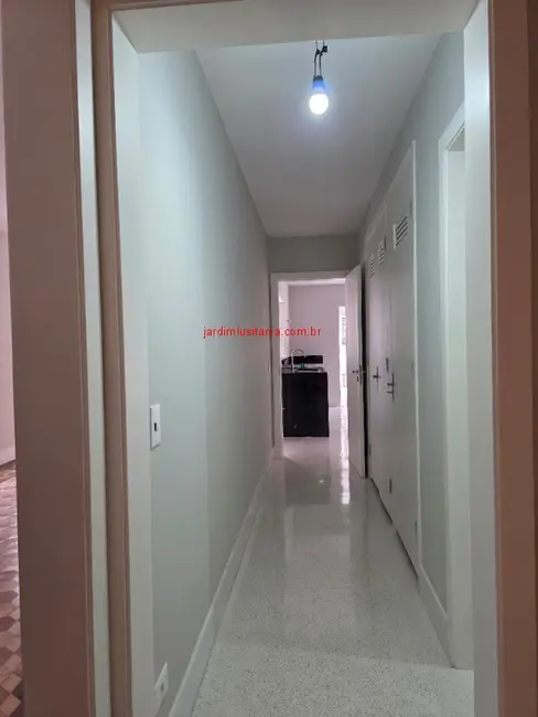 Foto 2 de Casa com 4 quartos à venda e para alugar, 320m2 em Jardim Luzitânia, São Paulo - SP