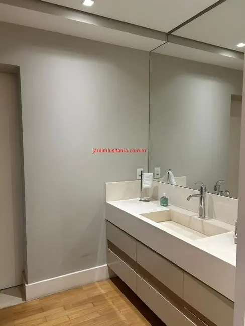 Apartamento com 3 quartos à venda, 377m2 em Jardim Luzitânia, São Paulo - SP - imagem 8 Foto 8 de Apartamento com 3 quartos à venda, 377m2 em Jardim Luzitânia, São Paulo - SP
