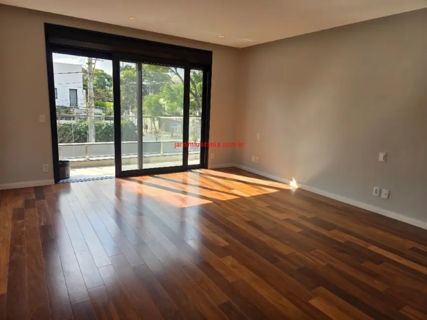 Casa com 4 quartos à venda, 550m2 em São Paulo - SP - imagem 2 Foto 2 de Casa com 4 quartos à venda, 550m2 em São Paulo - SP