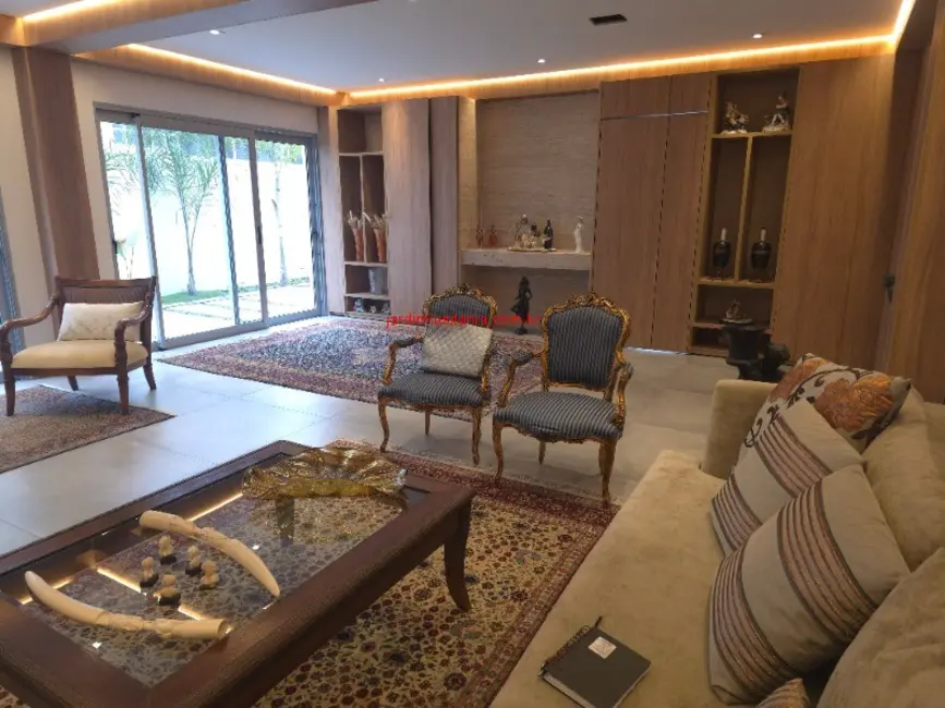 Casa com 3 quartos à venda, 320m2 em São Paulo - SP - imagem 1 Foto 1 de Casa com 3 quartos à venda, 320m2 em São Paulo - SP