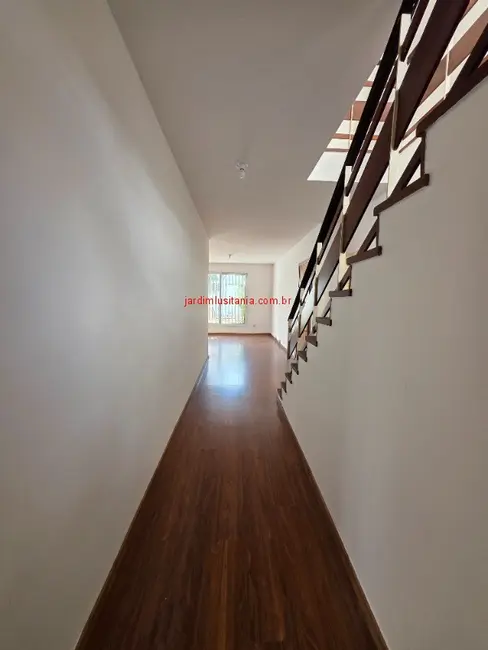 Foto 4 de Casa com 4 quartos para alugar, 300m2 em Jardim Luzitânia, São Paulo - SP