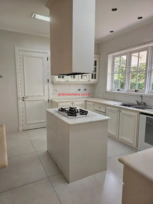 Foto 8 de Casa de Condomínio com 4 quartos à venda em Jardim Luzitânia, São Paulo - SP