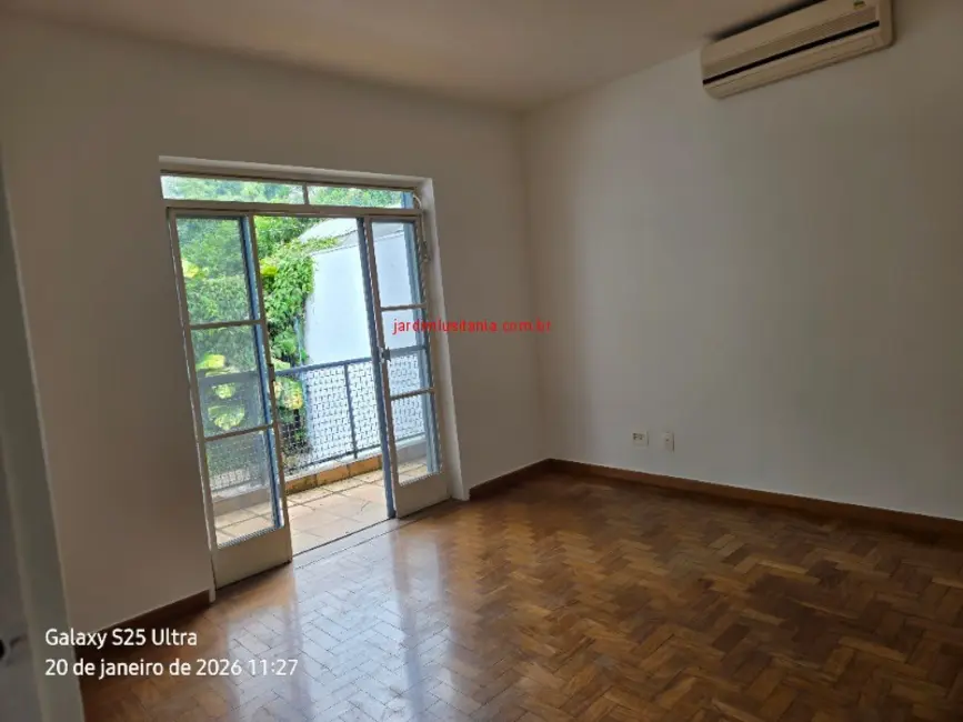 Casa de Condomínio com 3 quartos à venda, 220m2 em Jardim Luzitânia, São Paulo - SP - imagem 3 Foto 3 de Casa de Condomínio com 3 quartos à venda, 220m2 em Jardim Luzitânia, São Paulo - SP
