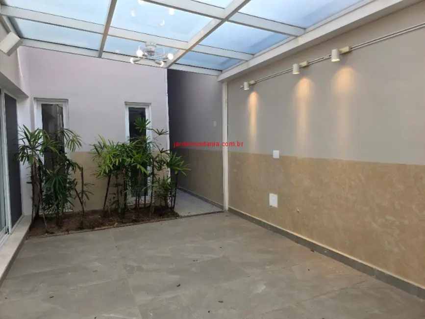 Foto 3 de Casa com 4 quartos à venda e para alugar, 240m2 em Jardim Luzitânia, São Paulo - SP