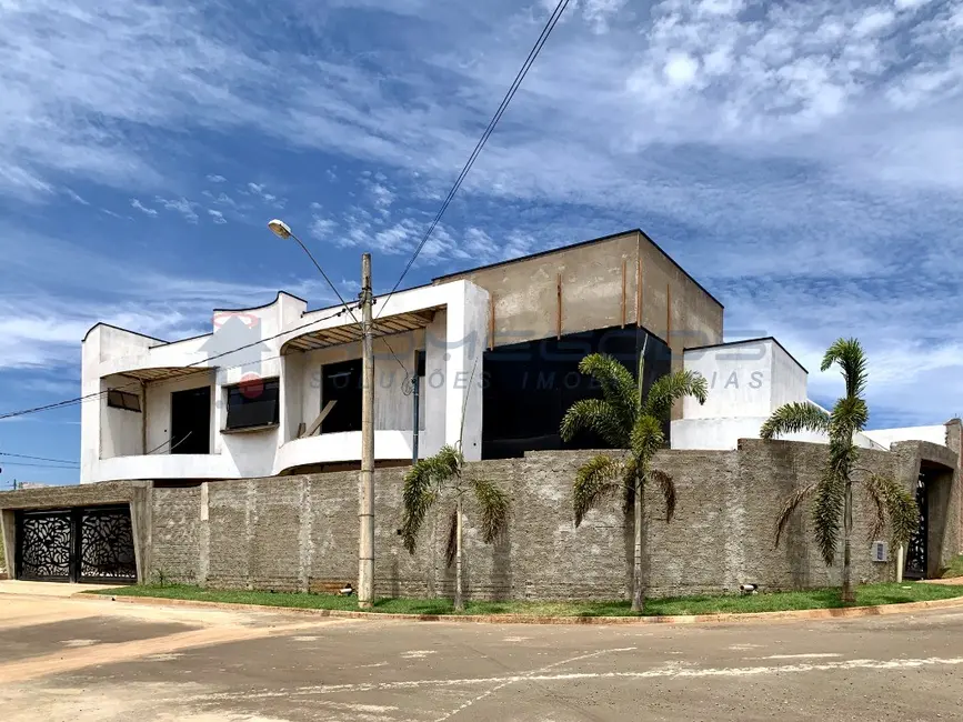 Foto 1 de Casa com 4 quartos à venda, 400m2 em Centro, Aguai - SP