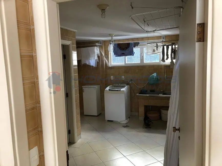 Apartamento com 4 quartos para alugar, 302m2 em Cambuí, Campinas - SP - imagem 3 Foto 3 de Apartamento com 4 quartos para alugar, 302m2 em Cambuí, Campinas - SP