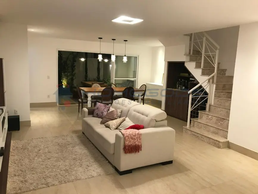Casa com 4 quartos à venda, 161m2 em Bairro das Palmeiras, Campinas - SP - imagem 3 Foto 3 de Casa com 4 quartos à venda, 161m2 em Bairro das Palmeiras, Campinas - SP