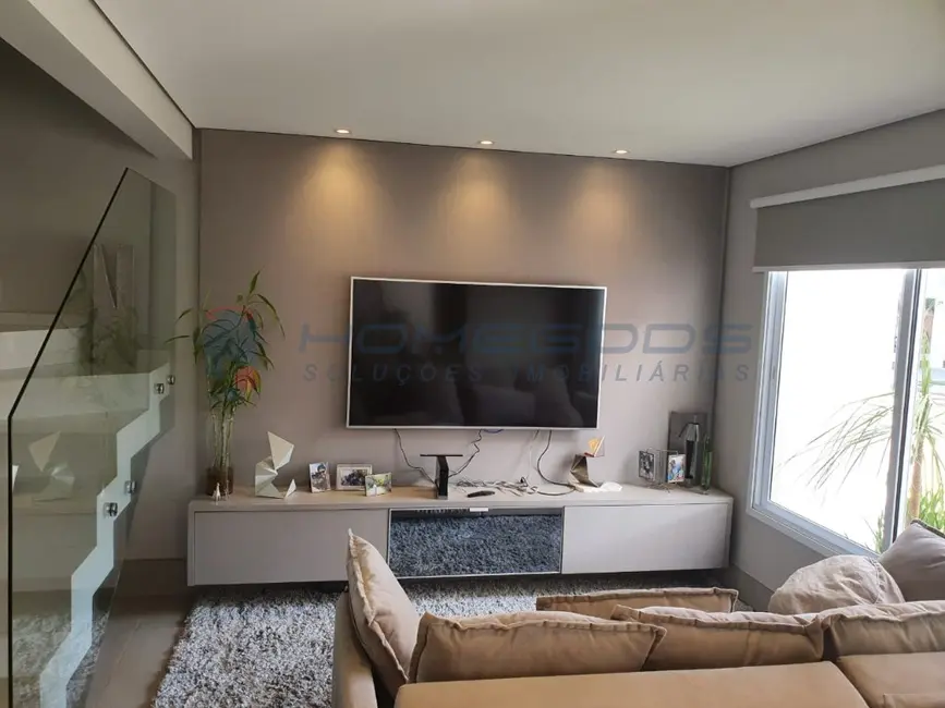 Casa de Condomínio com 3 quartos à venda, 142m2 em Chácaras Alpina, Valinhos - SP - imagem 2 Foto 2 de Casa de Condomínio com 3 quartos à venda, 142m2 em Chácaras Alpina, Valinhos - SP