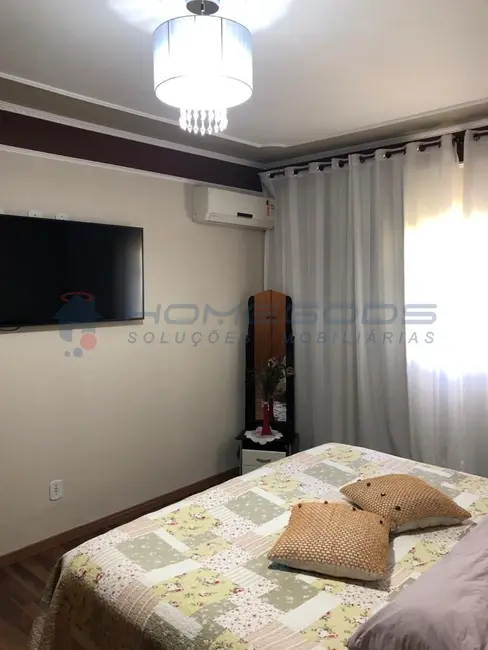 Casa com 3 quartos à venda, 190m2 em Parque Universitário de Viracopos, Campinas - SP - imagem 3 Foto 3 de Casa com 3 quartos à venda, 190m2 em Parque Universitário de Viracopos, Campinas - SP