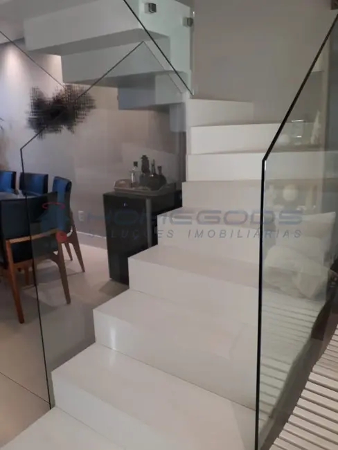 Foto 4 de Casa de Condomínio com 2 quartos à venda, 142m2 em Chácaras Alpina, Valinhos - SP