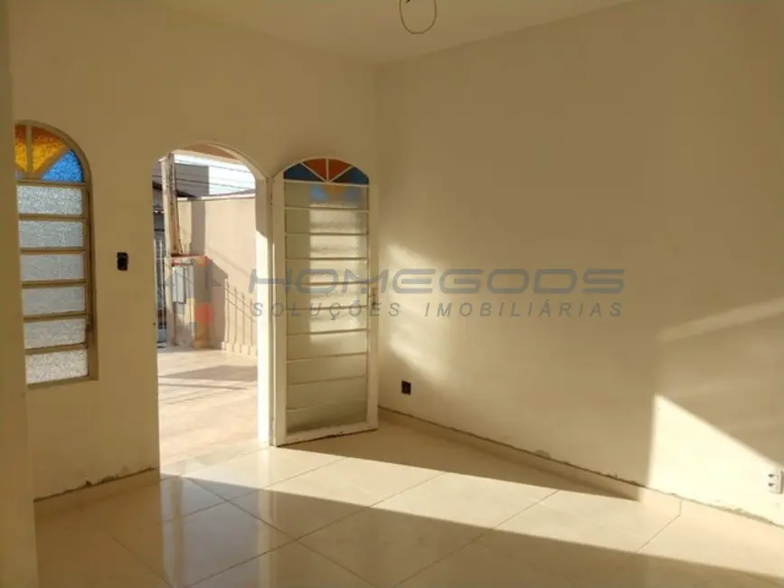 Casa com 3 quartos à venda, 210m2 em Jardim García, Campinas - SP - imagem 2 Foto 2 de Casa com 3 quartos à venda, 210m2 em Jardim García, Campinas - SP