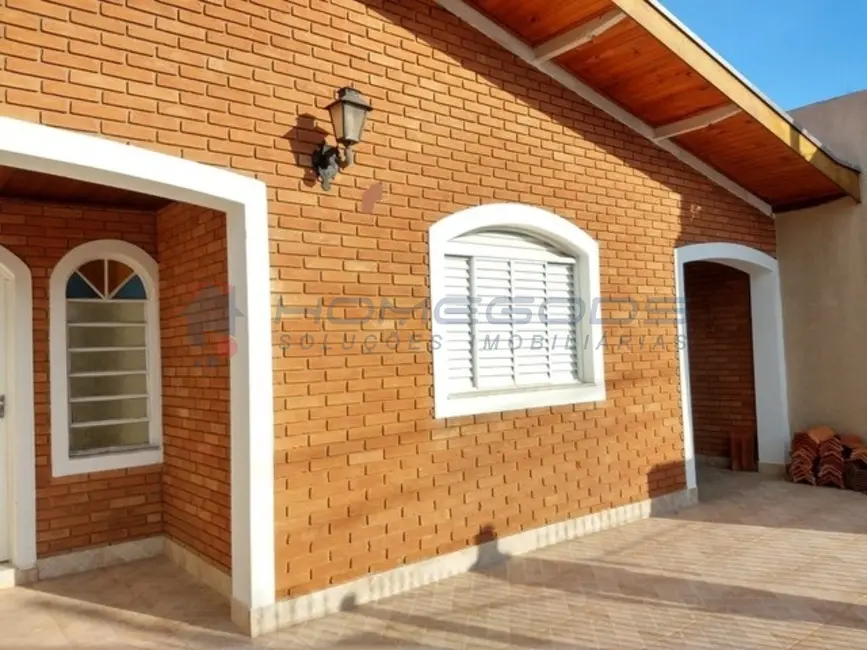 Casa com 3 quartos à venda, 210m2 em Jardim García, Campinas - SP - imagem 1 Foto 1 de Casa com 3 quartos à venda, 210m2 em Jardim García, Campinas - SP